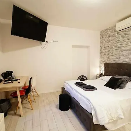 L'angolo Di Laura Borgo Roma - Kalima 3 Penzion 3*